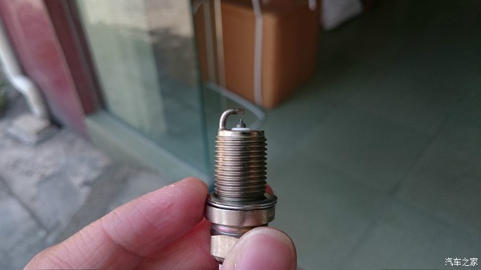 【图】博世双铱金,怎么中央电极有点歪,有影响