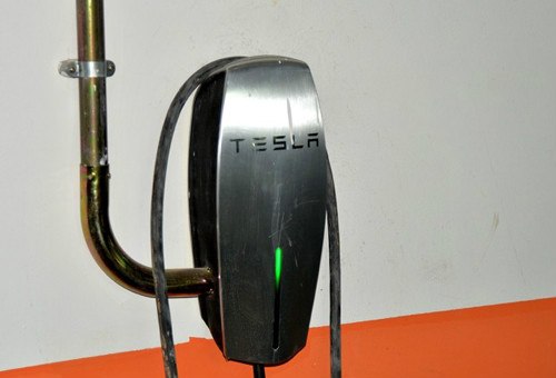 【图】特斯拉家用充电桩安装流程、厂商服务、