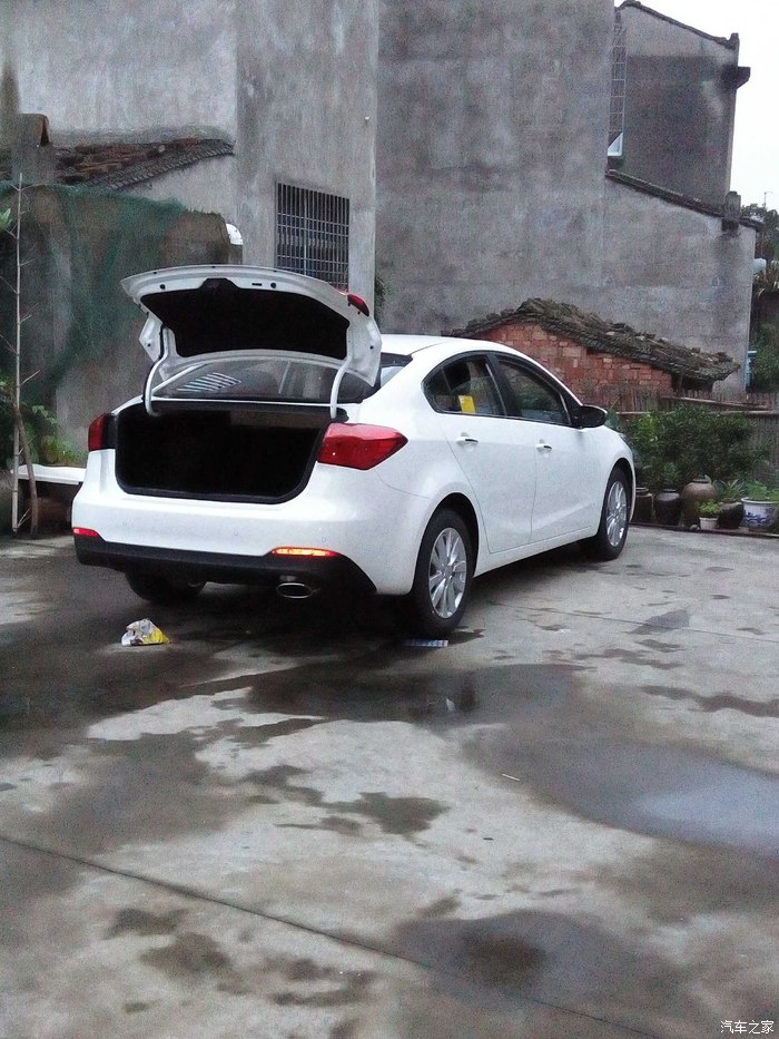 【图】露个脸,骚个猪爱B-)_起亚K3\/K3S论坛_