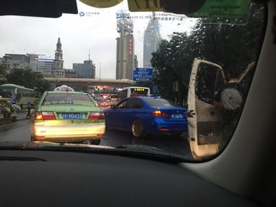 个撒条子拉,拦手机车?_上海_图片之家套路初中生汽车鞋子图片