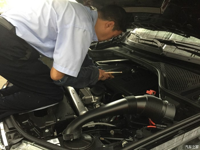 一般汽车开多少公里换一次机油-汽车跑多少公