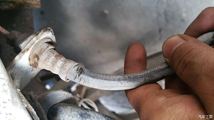 【图】后刹车油管老化_夏利论坛_汽车之家论坛