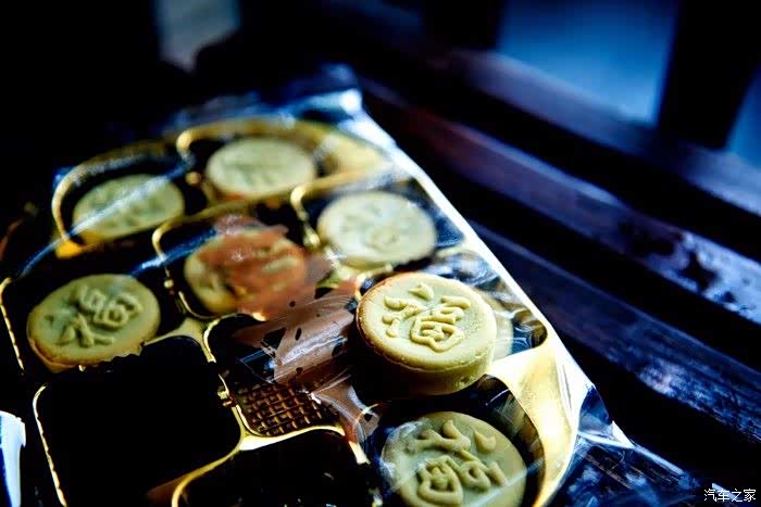 孝母饼,小朋友吵着要买的,因为他们嘴馋了.哈