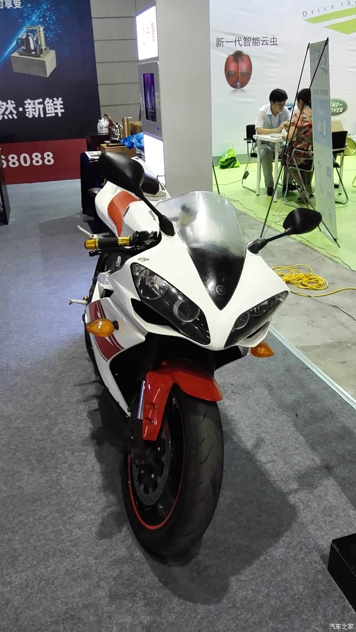 第八届中国无锡国际车博会有数台千万豪车