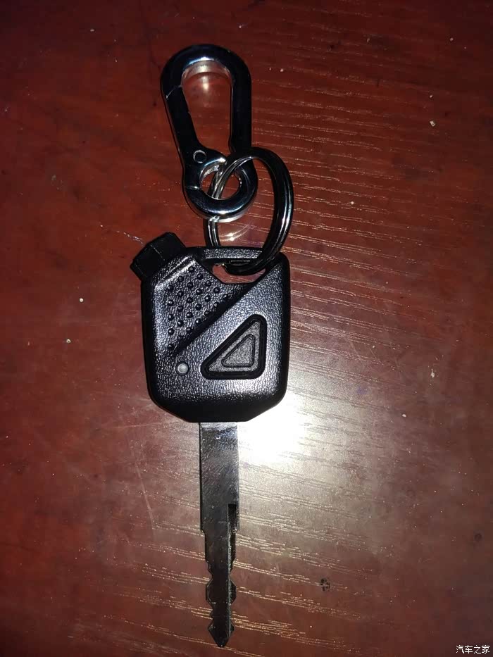 请问这个进口摩托车钥匙用法