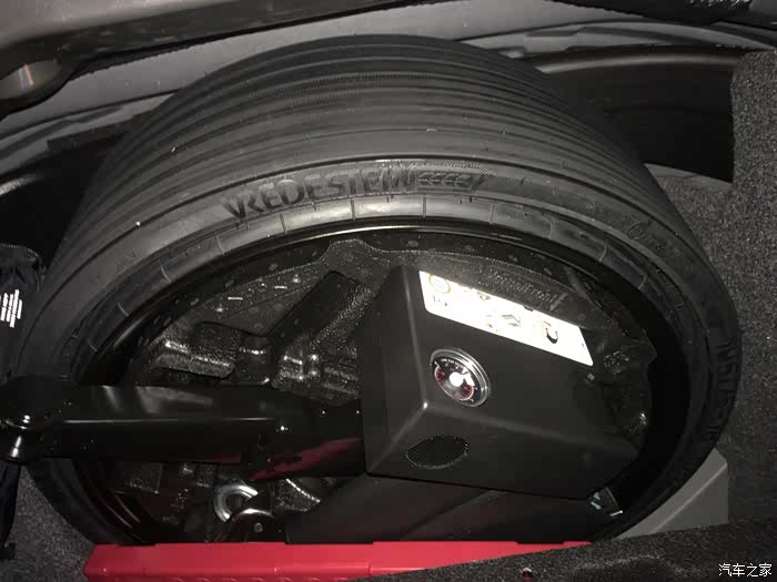 【图】r320备胎都是这样子的吗?_奔驰r级论坛_汽车之家论坛