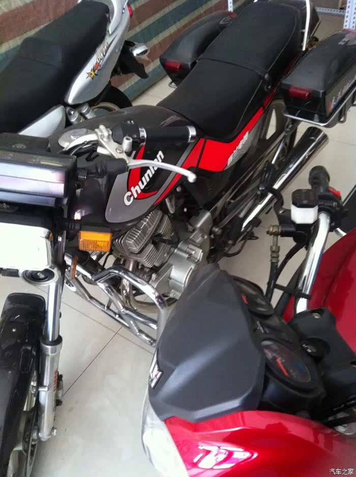 谁知道春兰豹125双缸电喷有图有真相