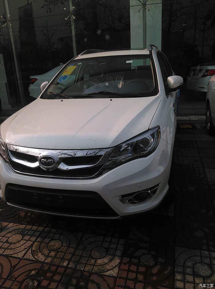 下午提车去就一辆白色的～手动尊贵版