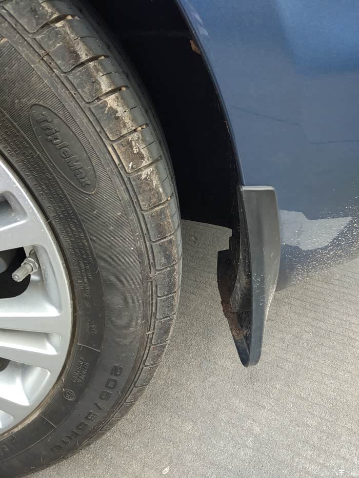 英朗后轮叶子板内衬