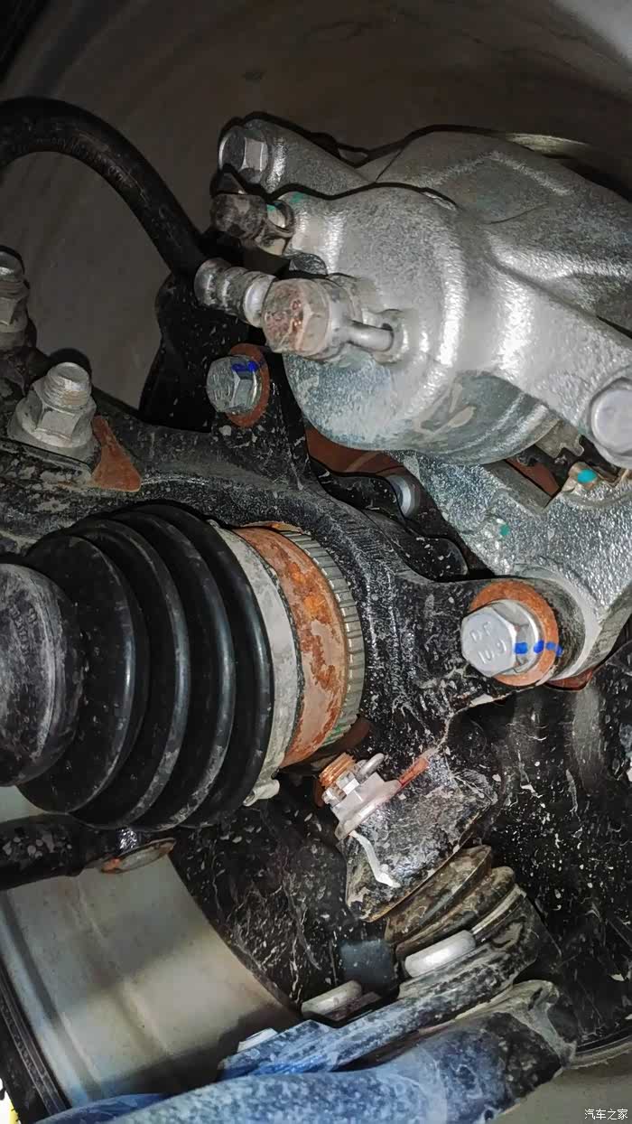新车前轴部分生锈请问大家如何解决