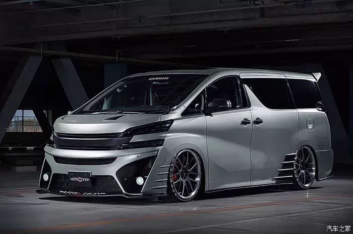 丰田埃尔法改装,武装到牙齿.