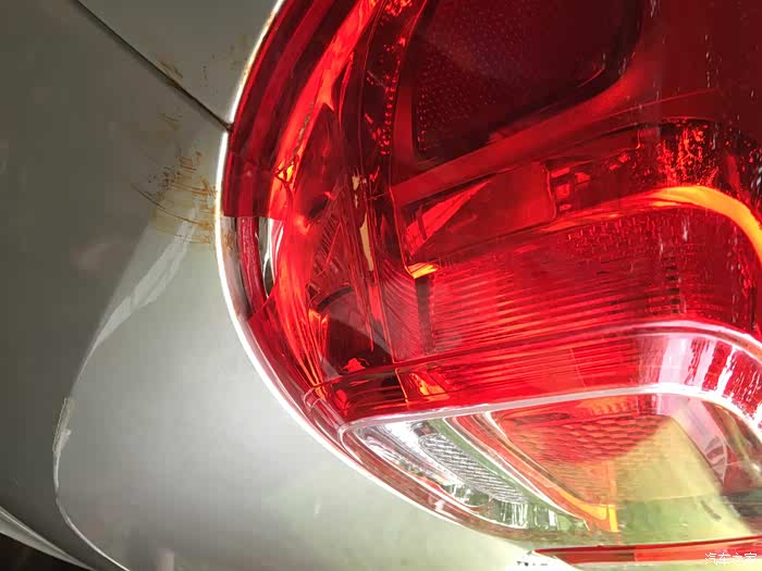 收原厂尾灯,有出的伙伴联系