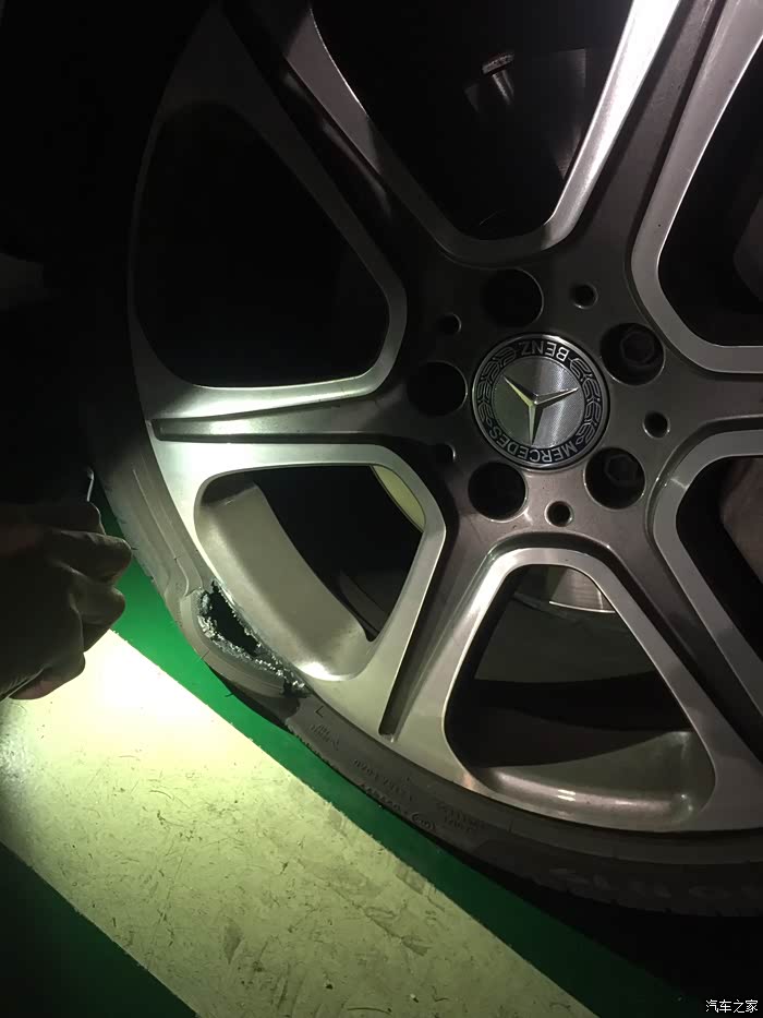 【图】e300l16款爆胎_奔驰e级论坛_汽车之家论坛