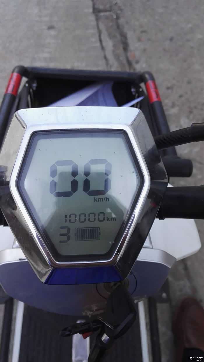 我的日常通勤利器-雅迪x-van