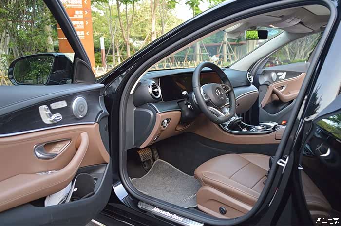 奔驰e300的情怀,妹妹带你领略不同的夏日风情