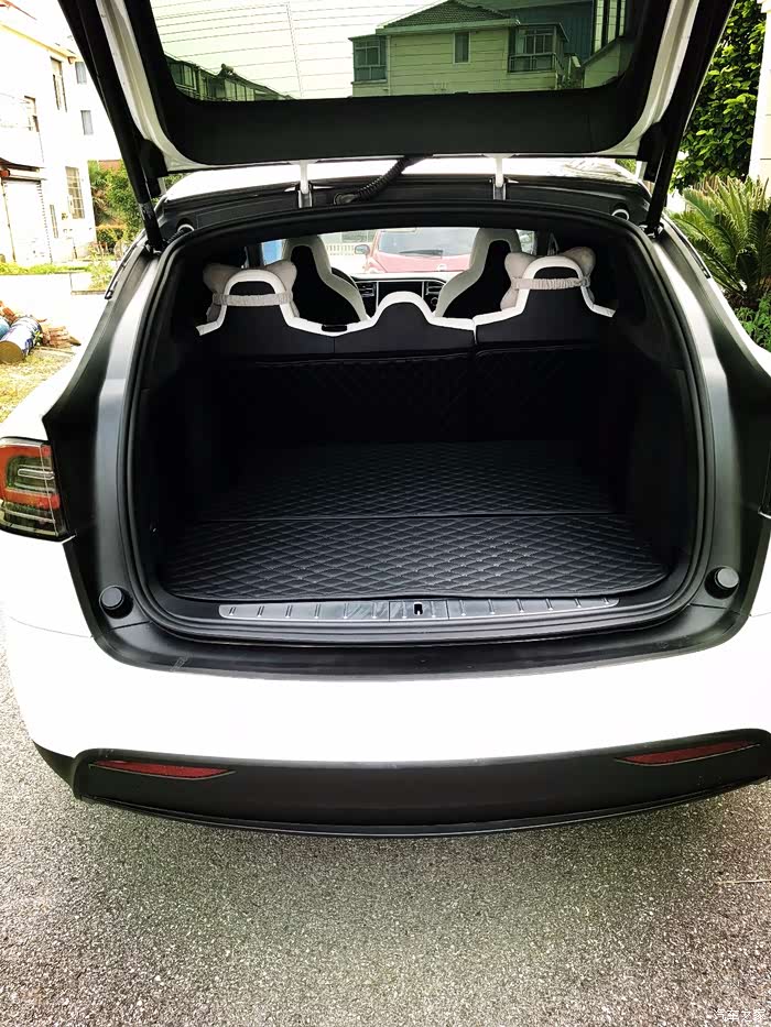 这么"特"别没理由不爱上它——特斯拉model x迟到的提车作业