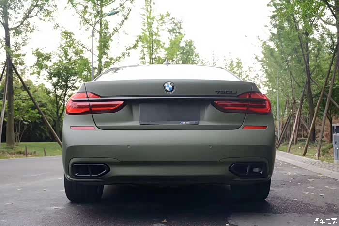 宝马730艾利铸造级哑光卡其绿