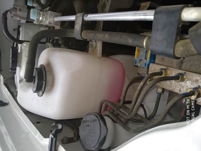 【图】防冻液怎么加_比亚迪f3论坛_汽车之家论坛