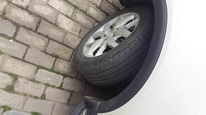 【图】我的s3前轮内侧严重吃胎!_瑞风s3论坛_汽车之家论坛