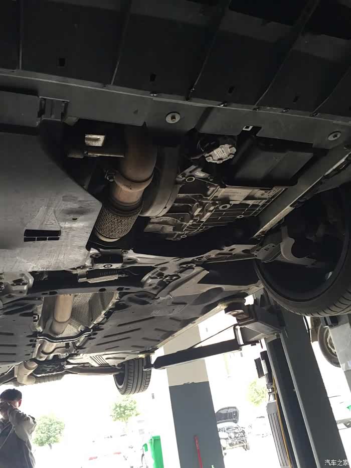 【图】有谁看过cla45的车头下面_奔驰amg论坛_汽车之家论坛