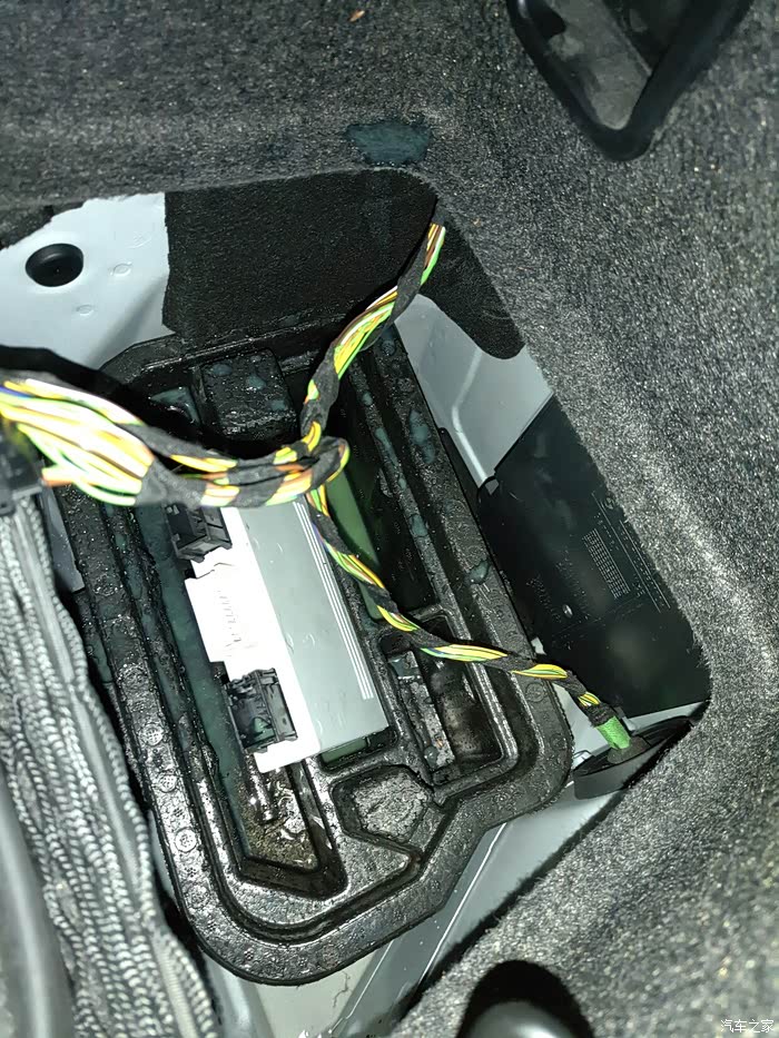 【图】紧急求助:x1后倒车模块进水_宝马x1论坛_汽车之家论坛