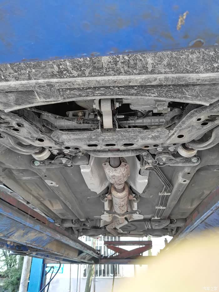 【图】今天擦了擦底盘,做了个底盘装甲…嗯,好高大上的名字_奔腾b70
