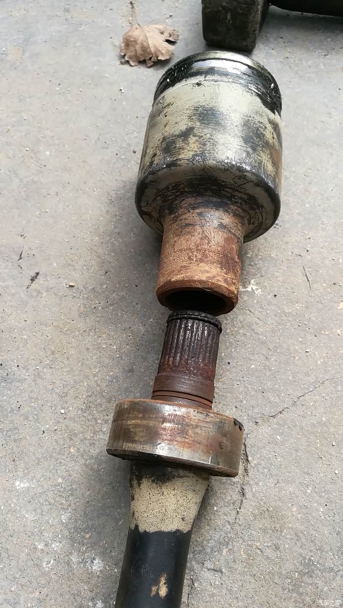 看吧这就是右半轴花键滑了