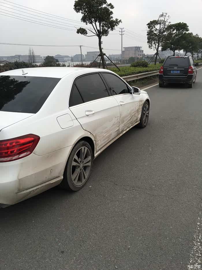 【图】车门被撞_奔驰e级论坛_汽车之家论坛