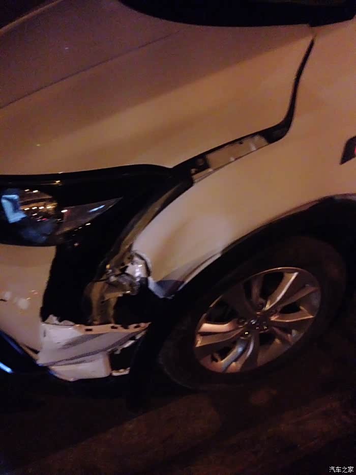 提车刚满二十天,撞得心都碎了