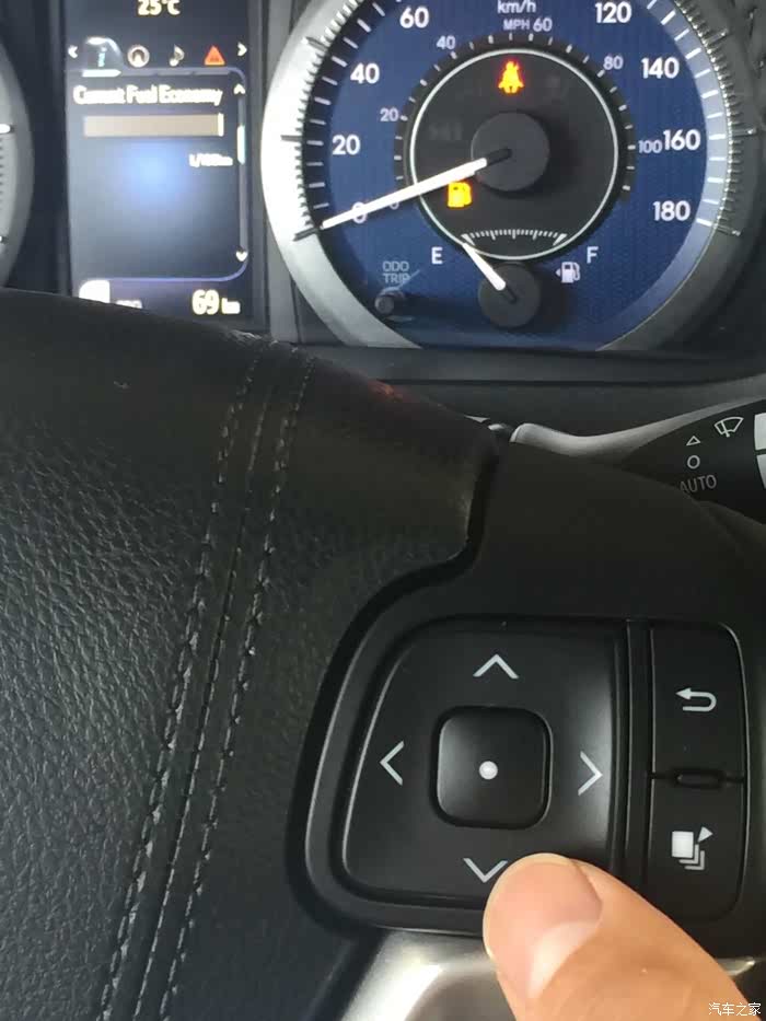 塞纳原车胎压监测是这样显示的调不出具体胎压数据么