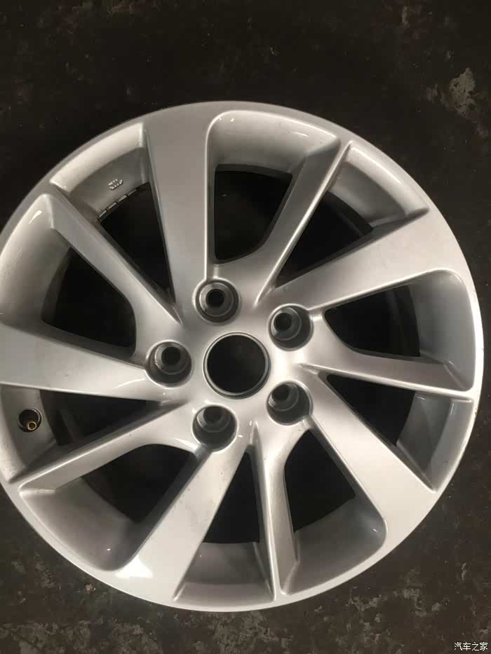 12款轩逸轮毂300不包邮