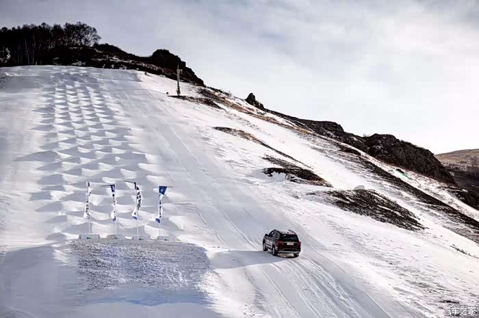 荣威rx8太舞滑雪场挑战奥运冠军赛道