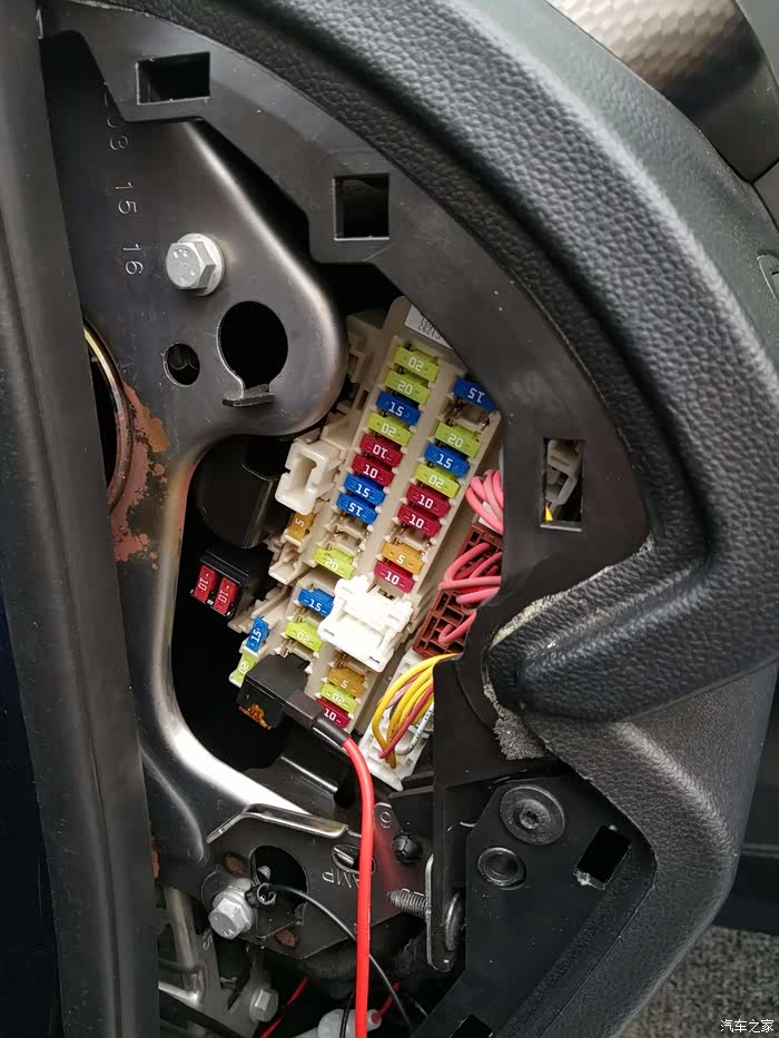 行车记录仪走暗线这样插对吗