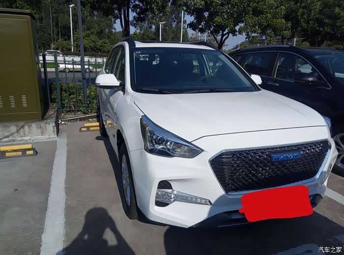 白色猛兽哈弗m6外观和车内观赏记