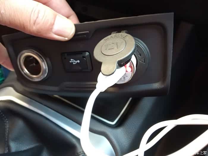 长安欧尚x70a加装点烟器附详细教程和改装注意事项