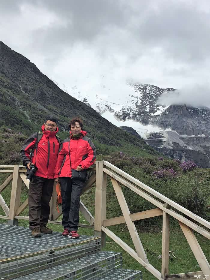 六旬夫妻自驾游,如愿以偿拉萨行