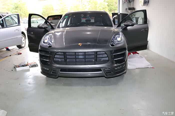 小改水泥灰macan 装techart小包围turbo前杠,黑色秒表