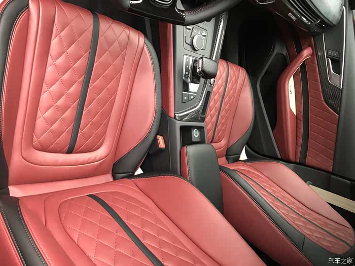 有没有朱鹭白配红色真皮座椅的车友?好看不?