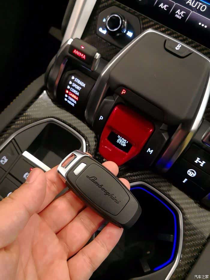 感觉urus这钥匙让车贬值了100万