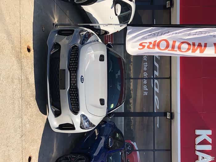 最帅水泥灰stinger展车实拍