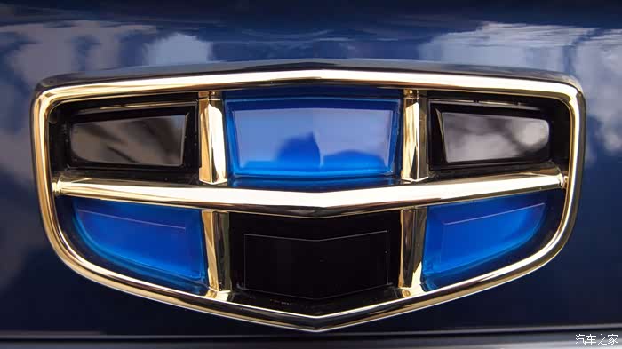 宝石车标,为车子也增色不少呢