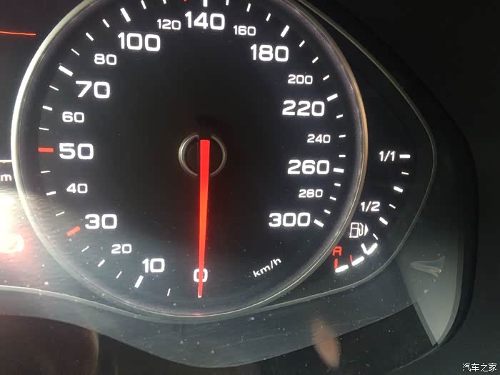 2018款奥迪a6l油表问题加满油表显示不满
