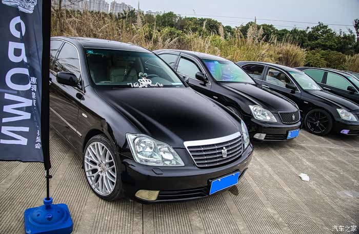 现场超过65台皇冠齐聚5代crown同堂的聚会惠阳皇冠车友年会