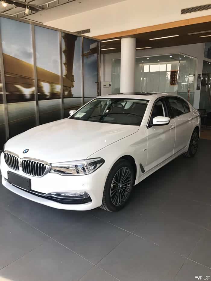 1942 | 回复: 22 宝马5系论坛 530尊享豪华,摩卡配什么颜色脚垫好看?