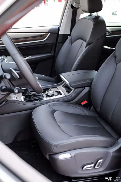 国产大七座,荣威rx8初体验,豪华带你嗨!