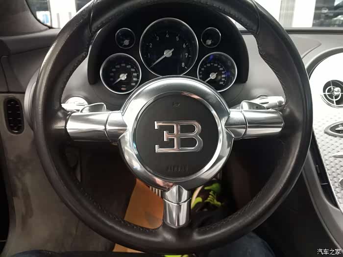 保养一次二十万!麦浪说车之千万神车布加迪威龙