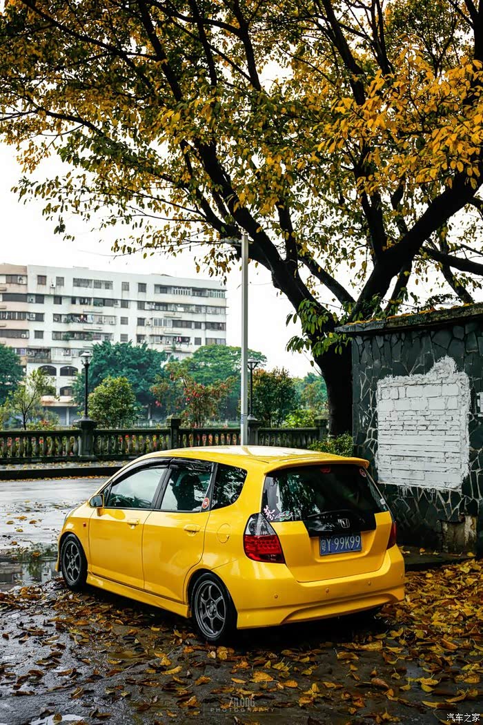 跪求04款金色飞度外观改装案例