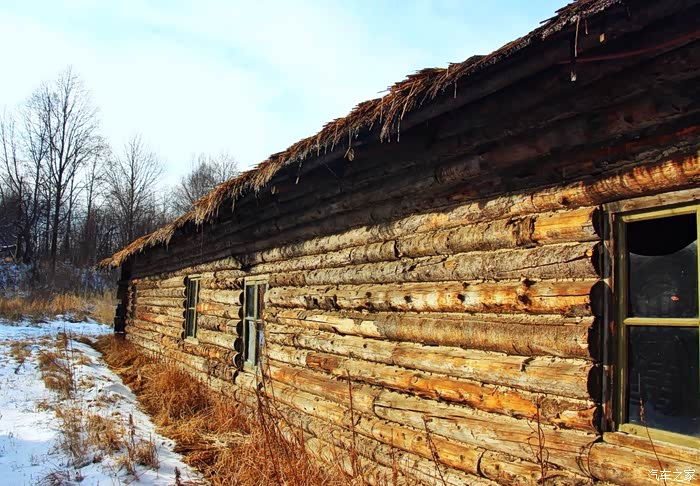 自驾穿越长白山脉无人区磕底漏机油徒步5公里求救捡回一条命