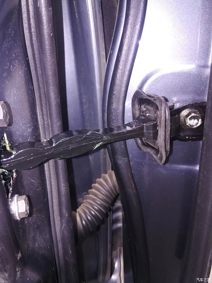 l3更换大众朗逸车门限位器!