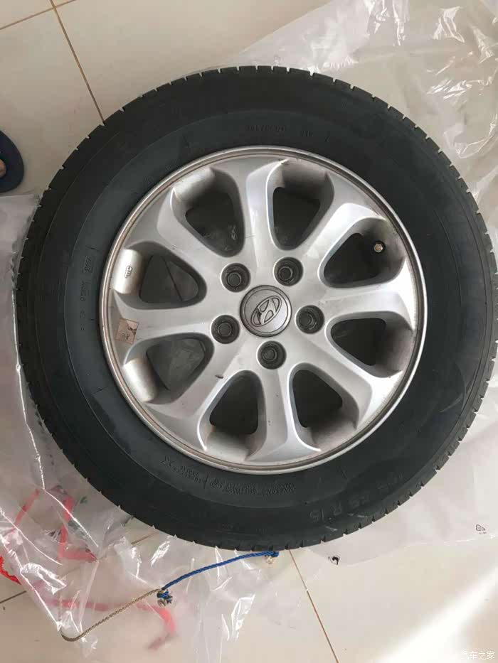 悦动15寸原车轮毂 配米其林轮胎(2w)多少合适